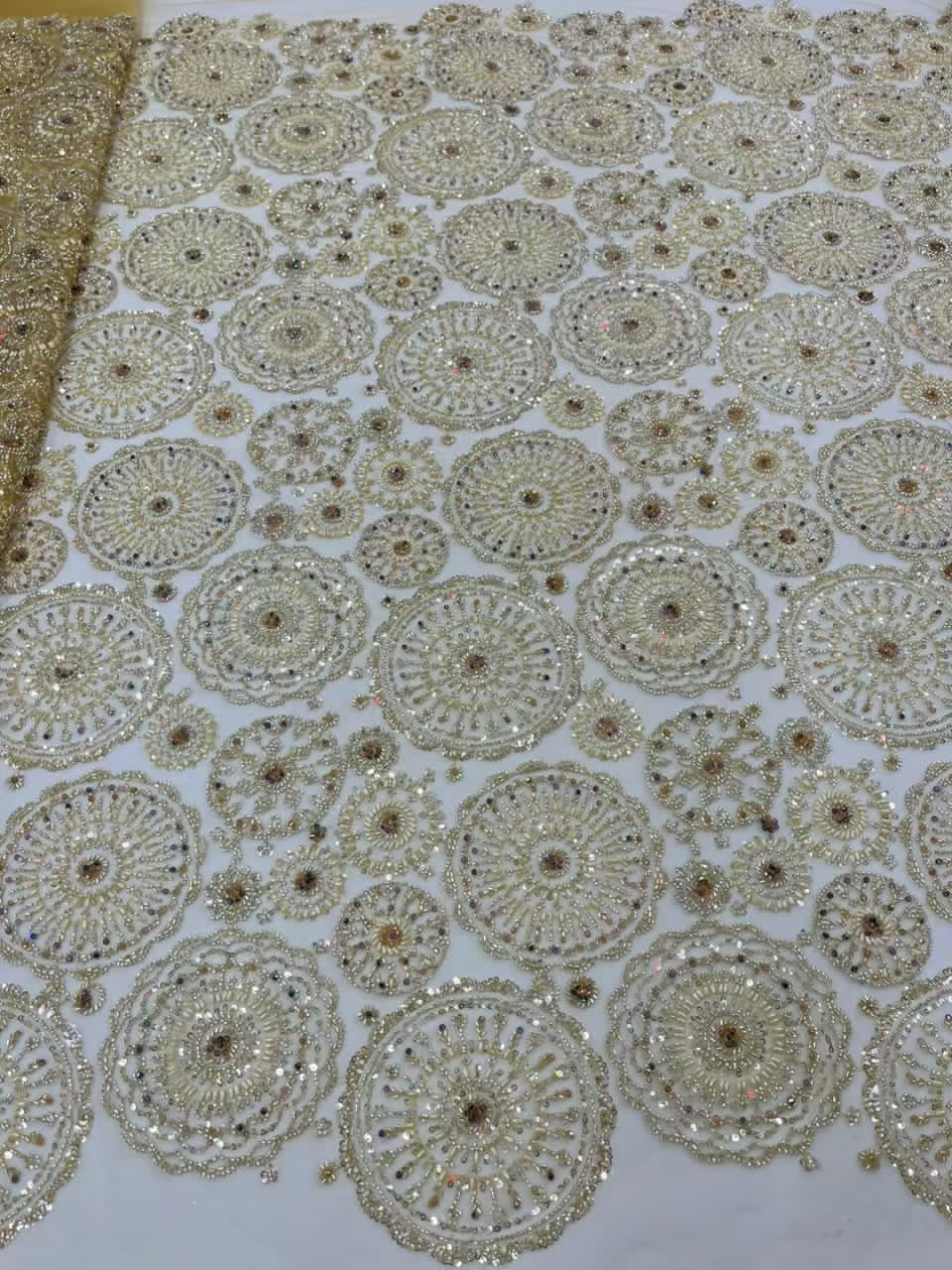 Tela de lujo con cuentas Astle - Más colores