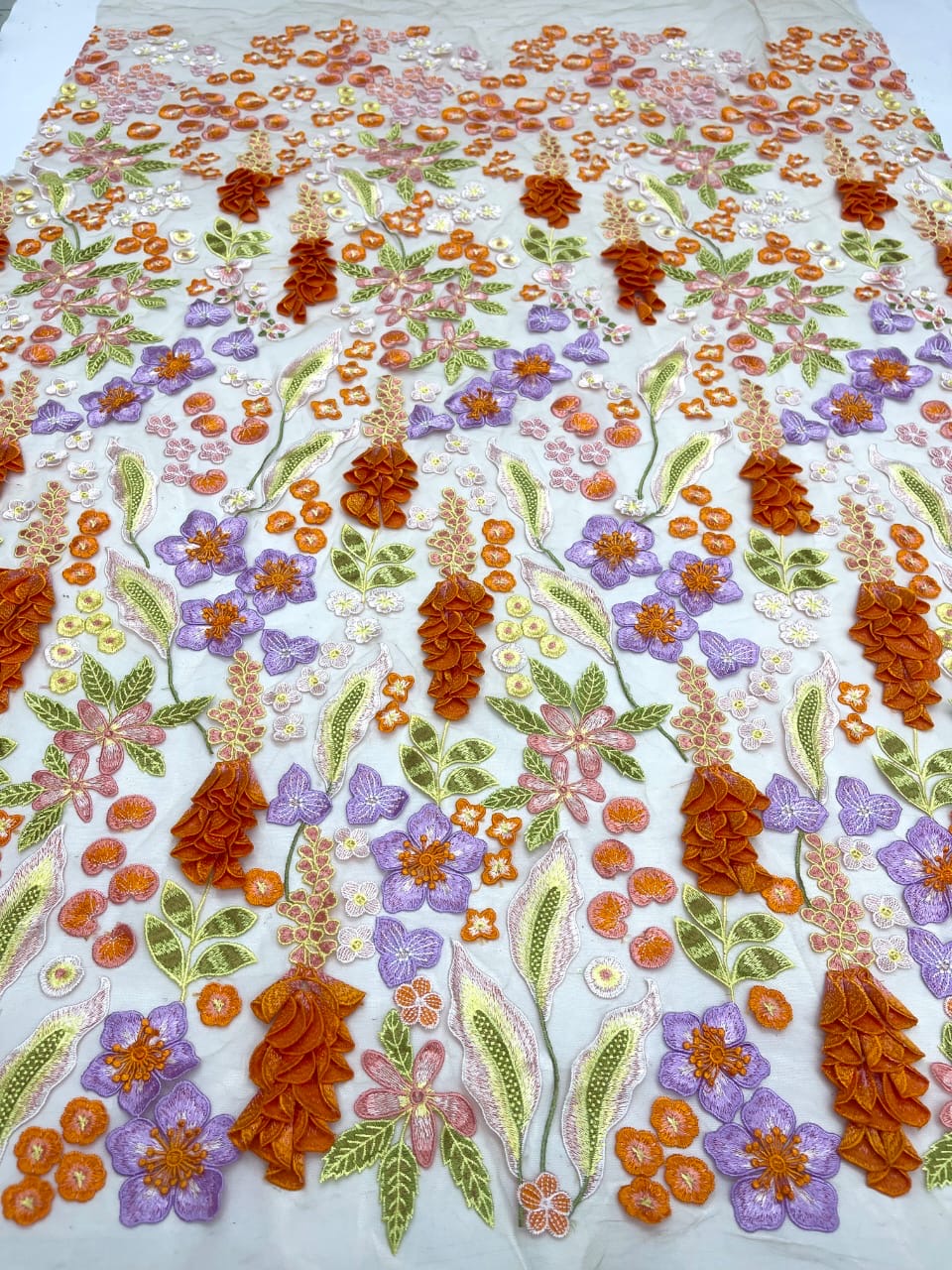 Tela floral con pompones - Más colores