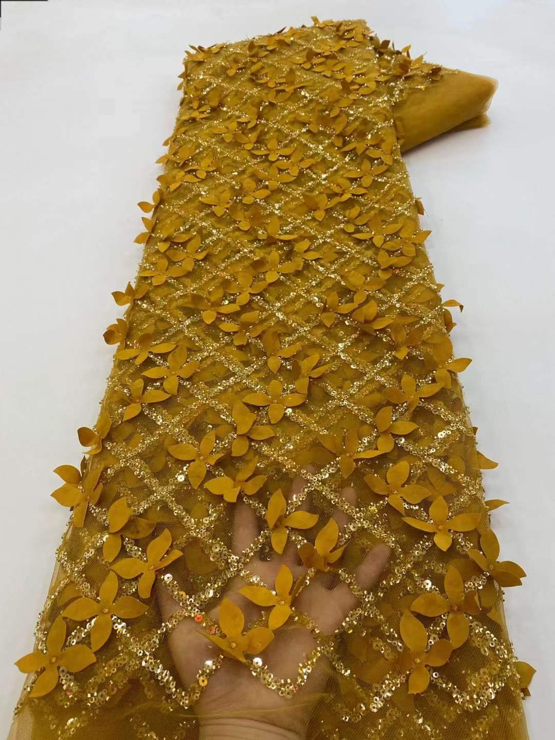 Tela de tul con lentejuelas 3D Daphne